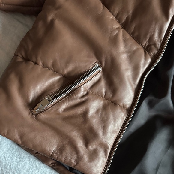 Walter Baker Puffer - Picture 2 of 6